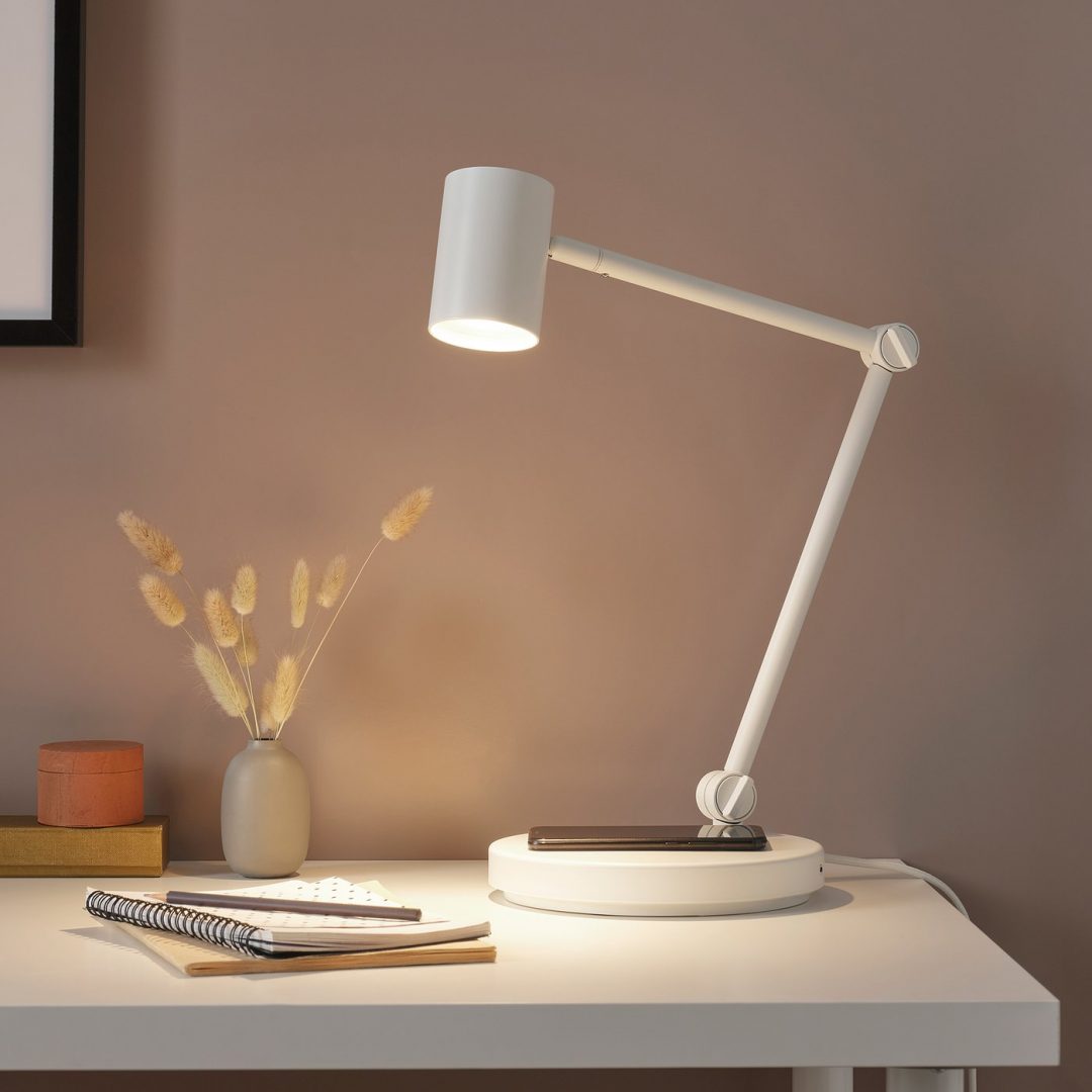 https://www.ikea.com/us/en/images/products/nymane-work-lamp-with-wireless-charging-white__0993555_pe820584_s5.jpg